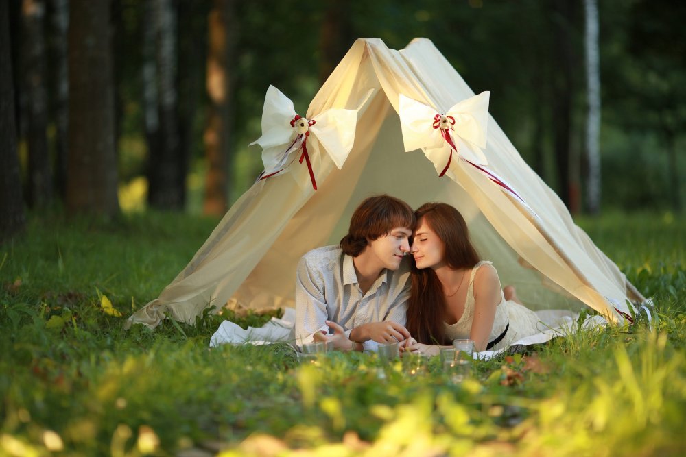 Romantic Camping Date Ideas