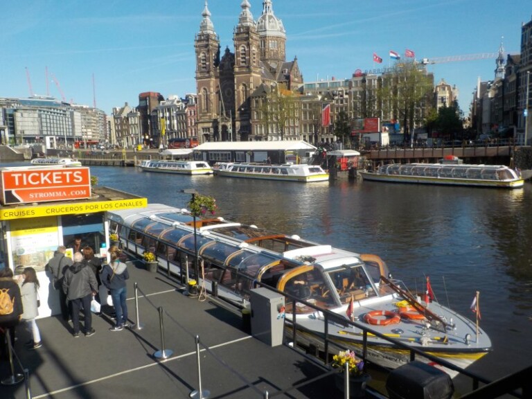 Cruising the Amsterdam Canals