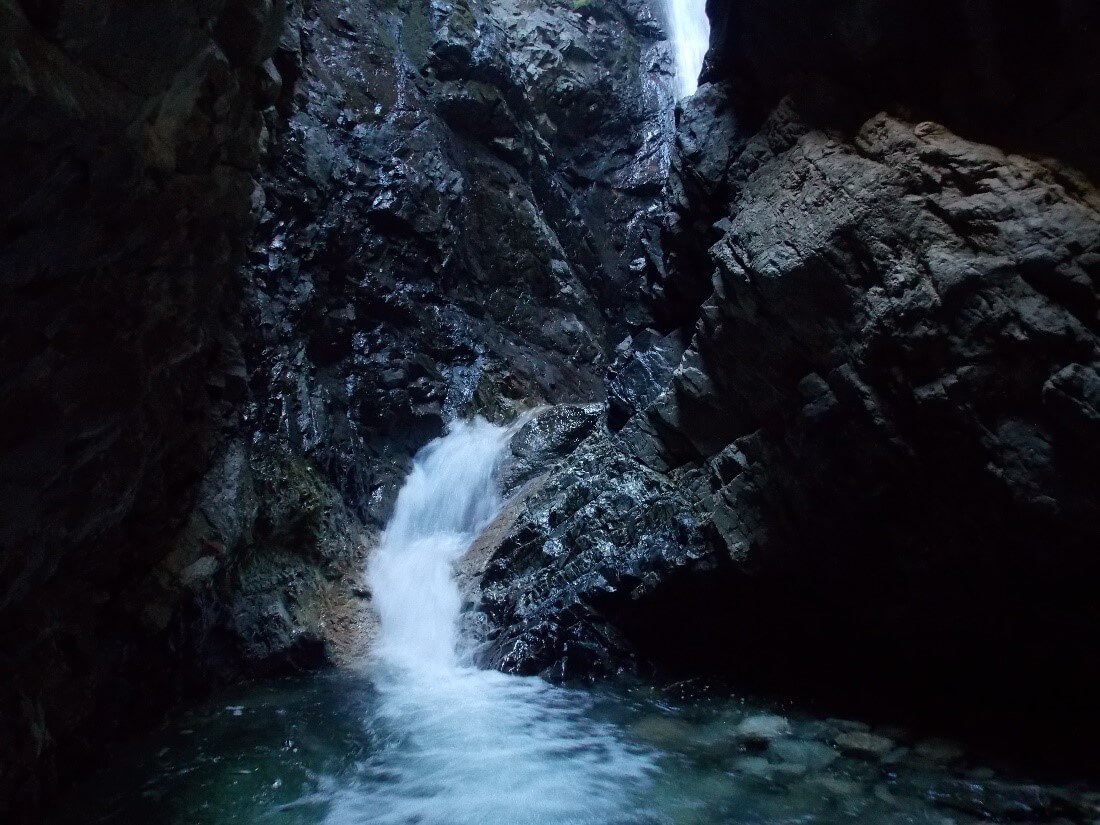 Hike to Zapata Falls 1000 Feet Up!